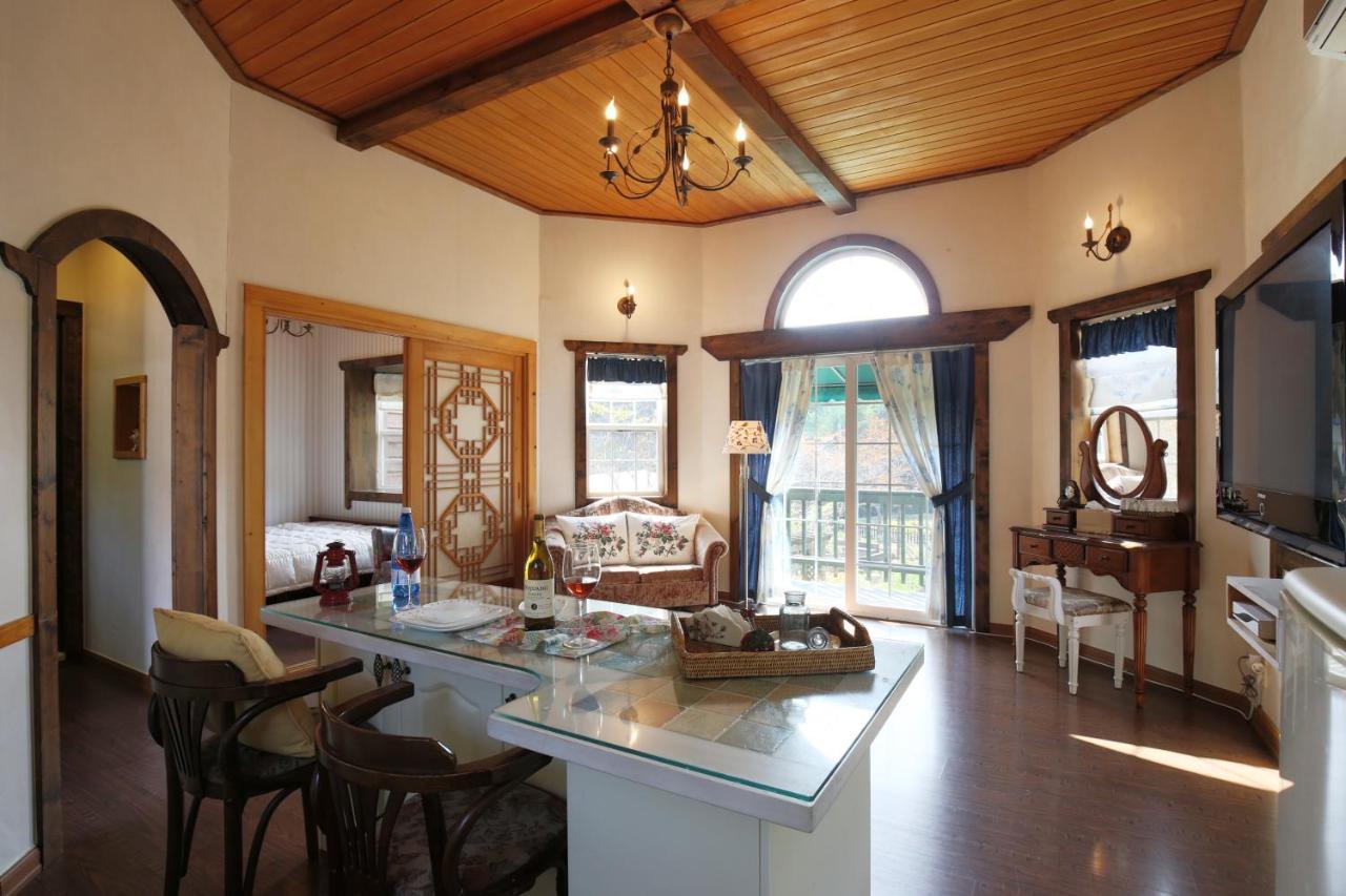 Gyeongju Jy Pension Bagian luar foto