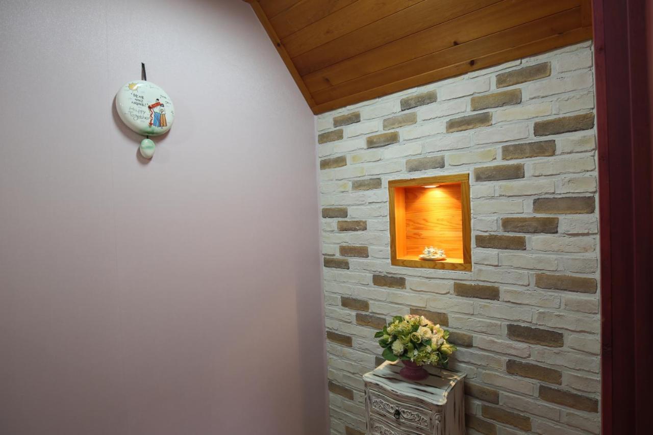 Gyeongju Jy Pension Bagian luar foto